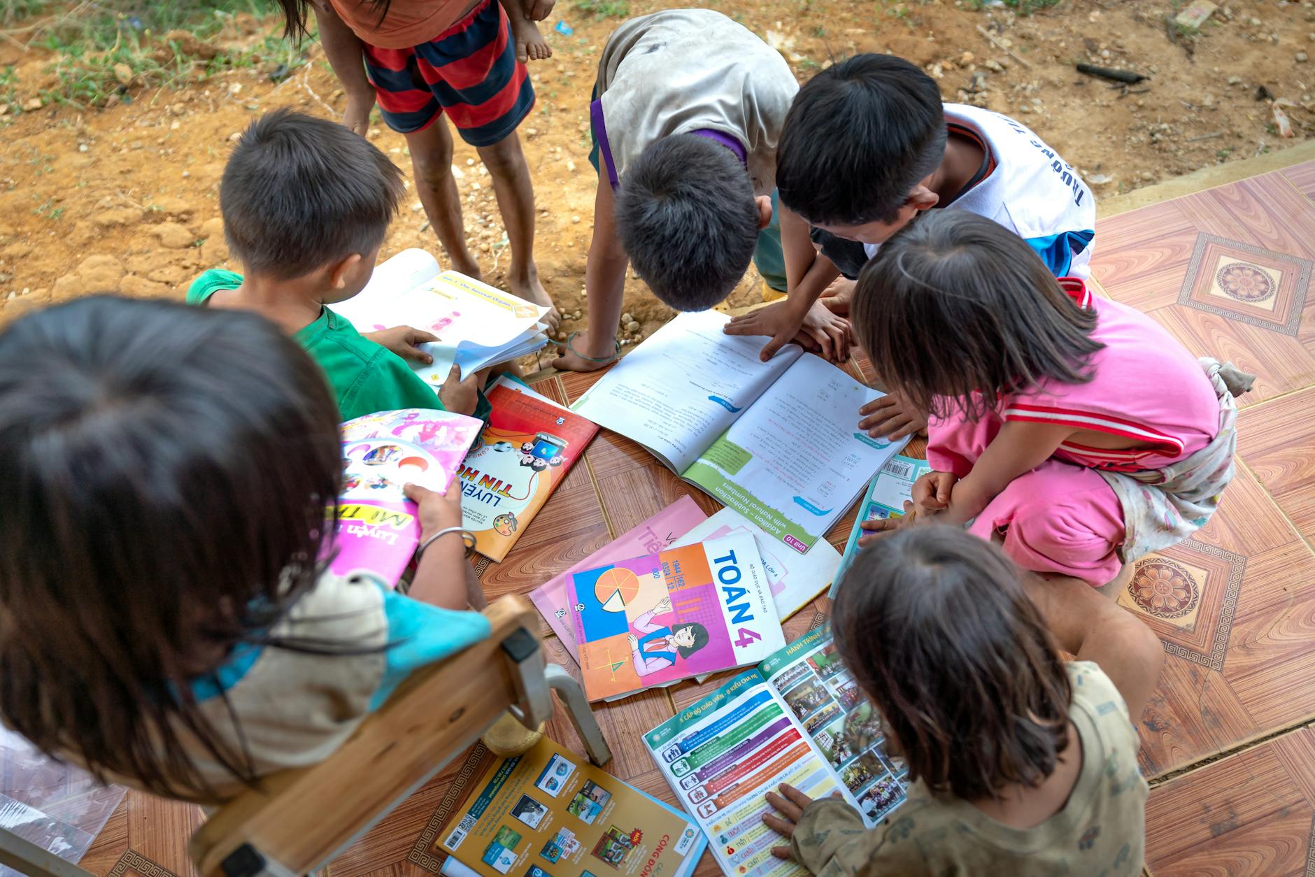 Choosing Your First Homeschool Curriculum (Without the Overwhelm)