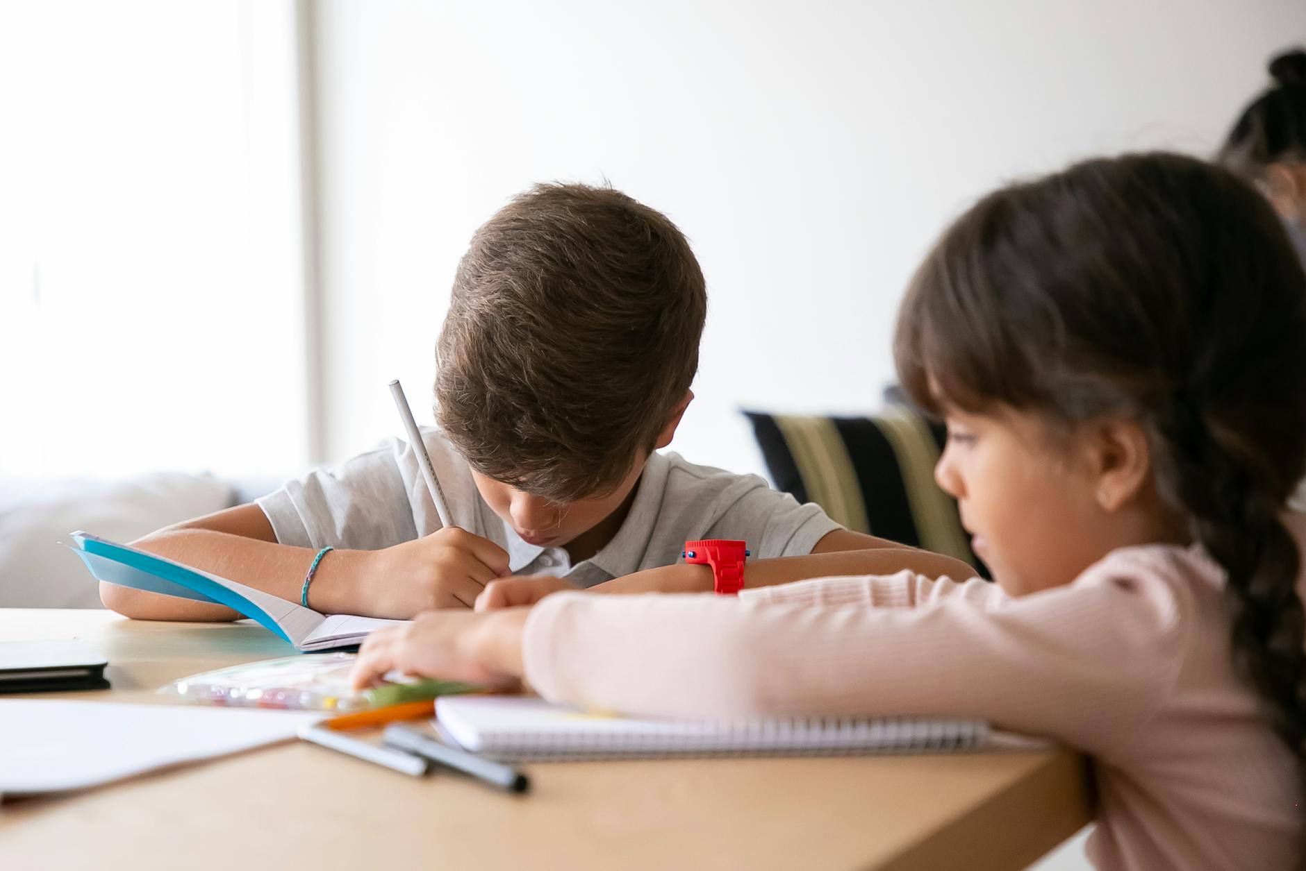 Homeschool vs. Public School: An Honest Comparison (Not a Debate)