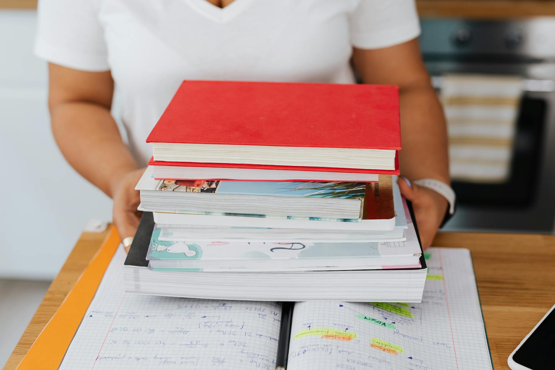 Unit Studies vs. Traditional Curriculum: Which Is Right for Your Family?